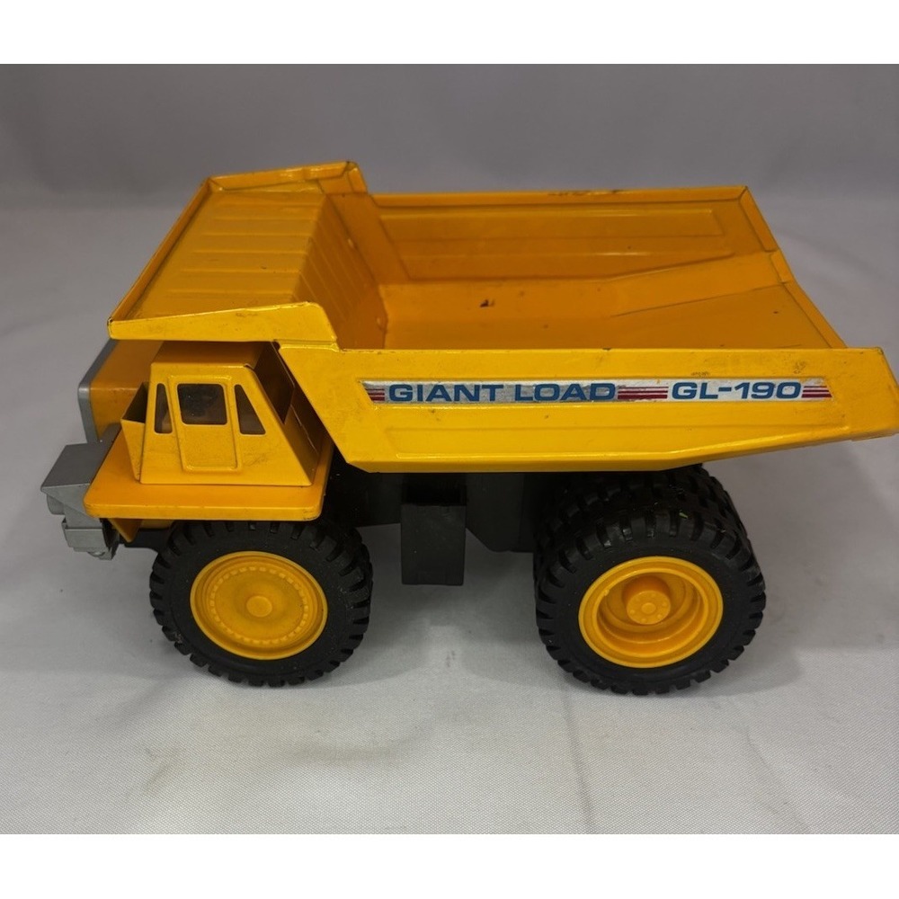 intage Kai Yip pressed steel KY Giant Load GL-190 mining‎ dump truck. 10"